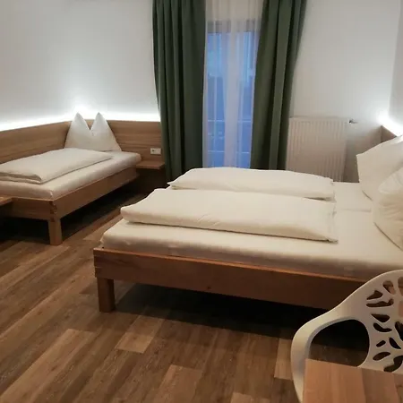 Bed and breakfast Floeckner 3*